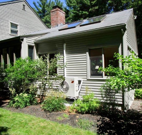 Best HVAC contractor Marblehead, MA Outdoor heat condenser unit for ductless HVAC system in Marblehead, MA